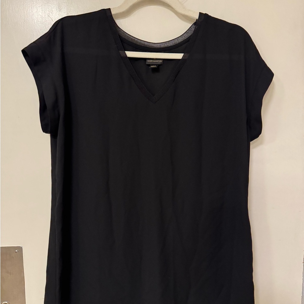 Worthington Black V-Neck Short Sleeve Top